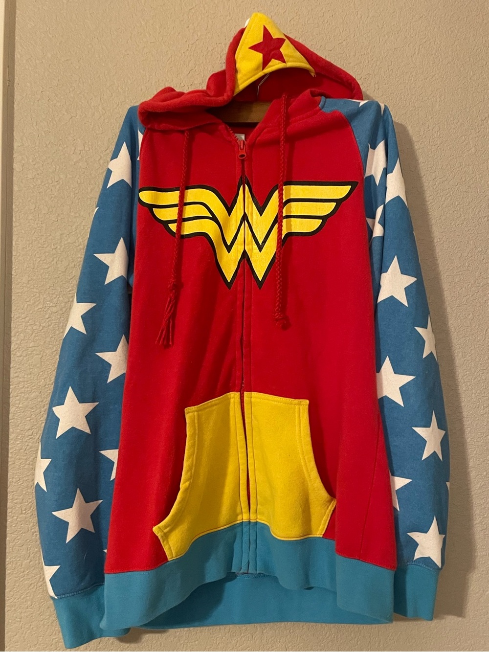 Woman’s  Wonder Woman Super Hero Hoodie Costume - Red & Blue Size Medium.